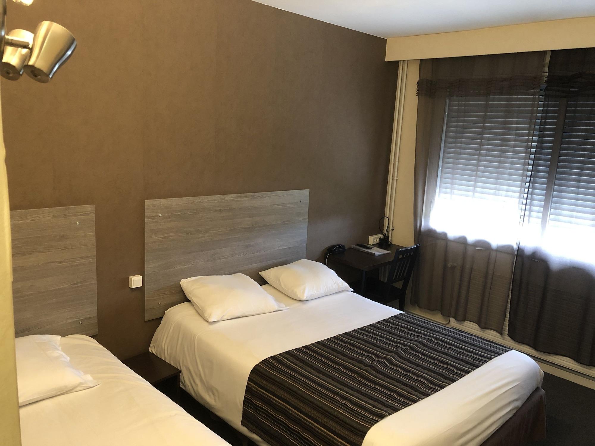 Adonis Lyon Est Hotel Artys Сен-Прьест-ан-Жаре Экстерьер фото